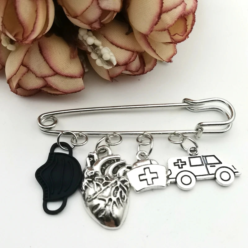 Fashion Dripping Brooch Doctor Medical Tool Stethoscope Syringe Face Mask Ambulance Heart Nurse Medical Gift Brooch Souvenir