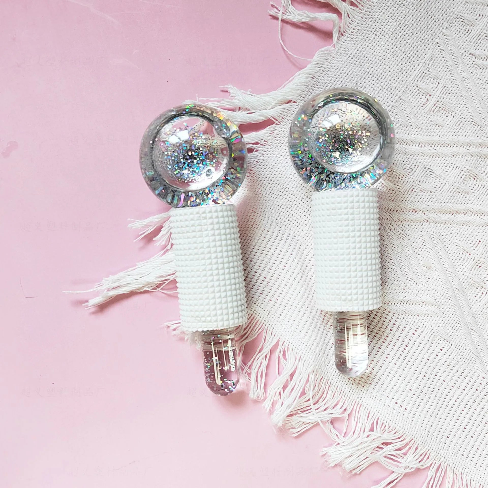 2PCS Ice Roller Balls for Face Cooling Massage and Puffiness Relief - Facial Skincare Tools